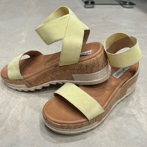 Yellow Steve Madden Sandals ☀️